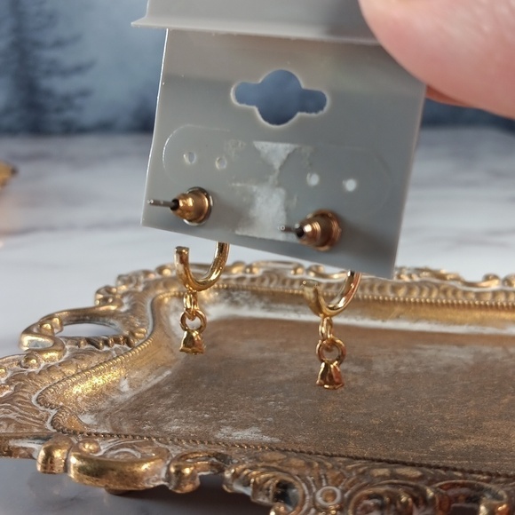 Gold Earrings - Picture 7 of 7